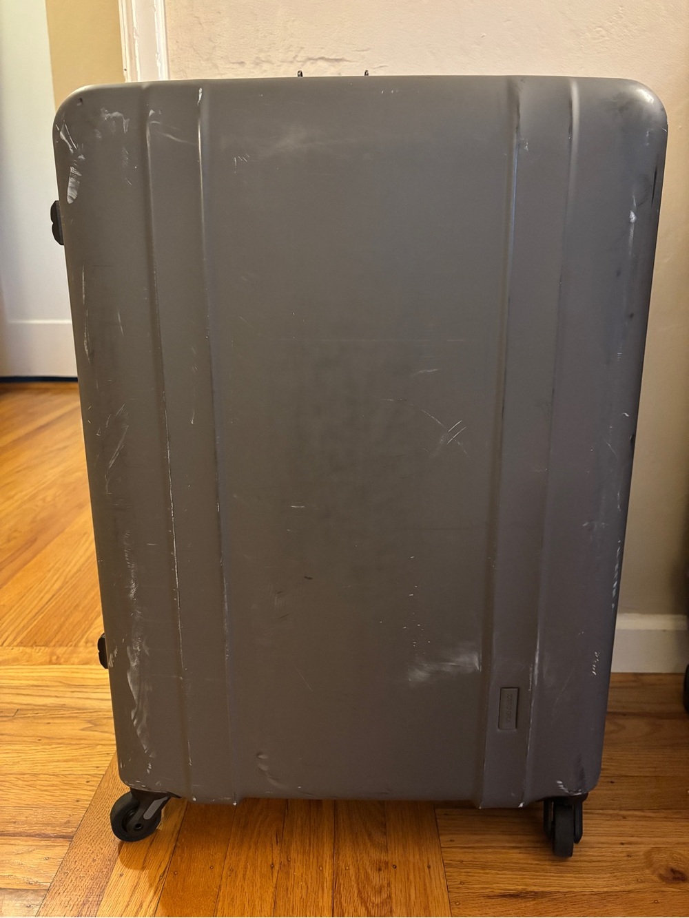 Super Lightweight Large Gray Hard-Shell Spinner Suitcase - Japanese Brand